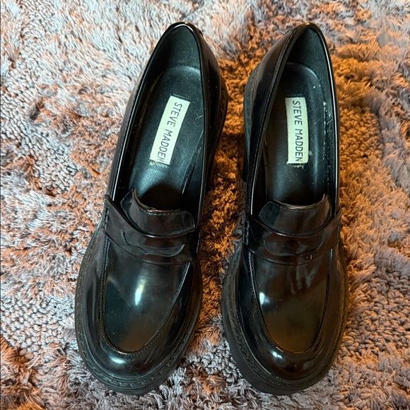 Steve Madden Glossy Black Women's Loafers - Picture 1 of 6